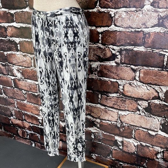 Paige Pants Silver Black Printed Silky Satin Pockets Size Small - Picture 4 of 14
